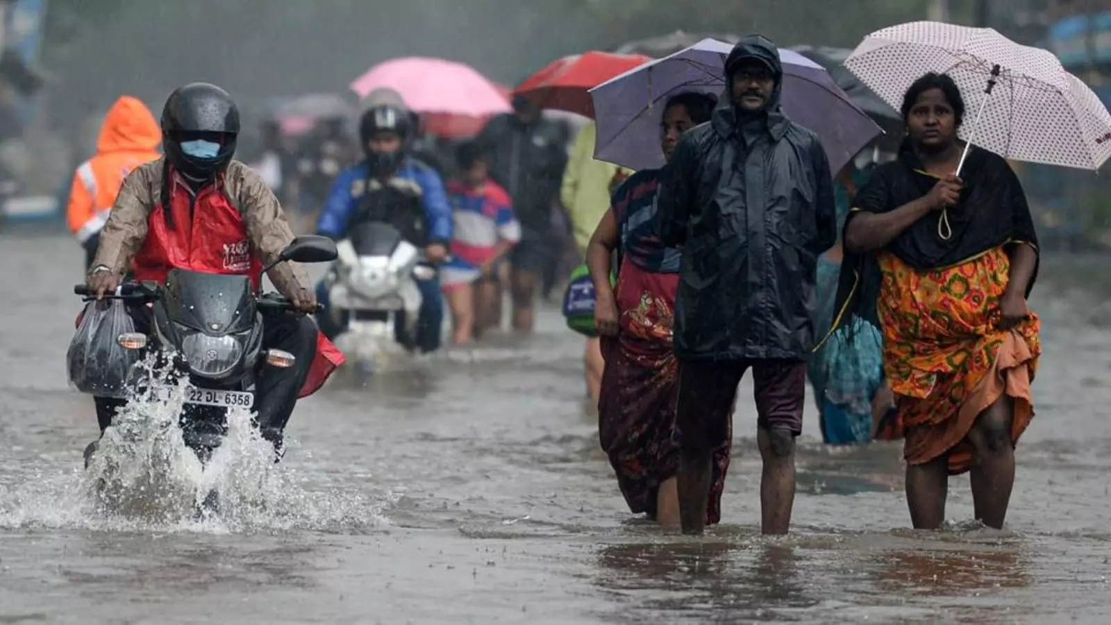 സംസ്ഥാനത്ത് ഇന്ന് അതി തീവ്ര മഴയ്ക്ക് സാധ്യത, നാല് ജില്ലകളിൽ റെഡ് അലർട്ട്