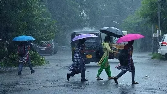 കേരളത്തിൽ ഇന്നും നാളെയും ശക്തമായ മഴ മുന്നറിയിപ്പ്; ഓറഞ്ച്, യെല്ലോ അലർട്ടുകൾ