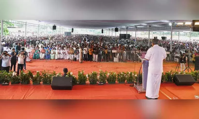 ന​വ​കേ​ര​ള സ​ദ​സ്സി​ന് കൊല്ലം​ ജി​ല്ല​യി​ൽ ആ​വേ​ശോ​ജ്വ​ല തു​ട​ക്കം