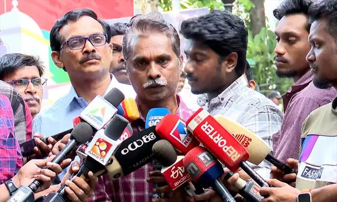 സിദ്ധാര്‍ത്ഥന്‍റെ മരണം: ആർഷോയെയും പ്രതിചേർക്കണം;  ക്ളിഫ് ഹൗസിന് മുന്നില്‍ സമരം നടത്തുമെന്ന് പിതാവ്