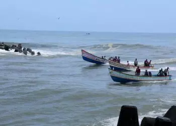 മുതലപ്പൊഴിയിൽ വള്ളം മറിഞ്ഞ് കാണാതായ ആൾ മരിച്ചു; അപകടത്തിൽ പെട്ട അഞ്ച് പേർ രക്ഷപ്പെട്ടു