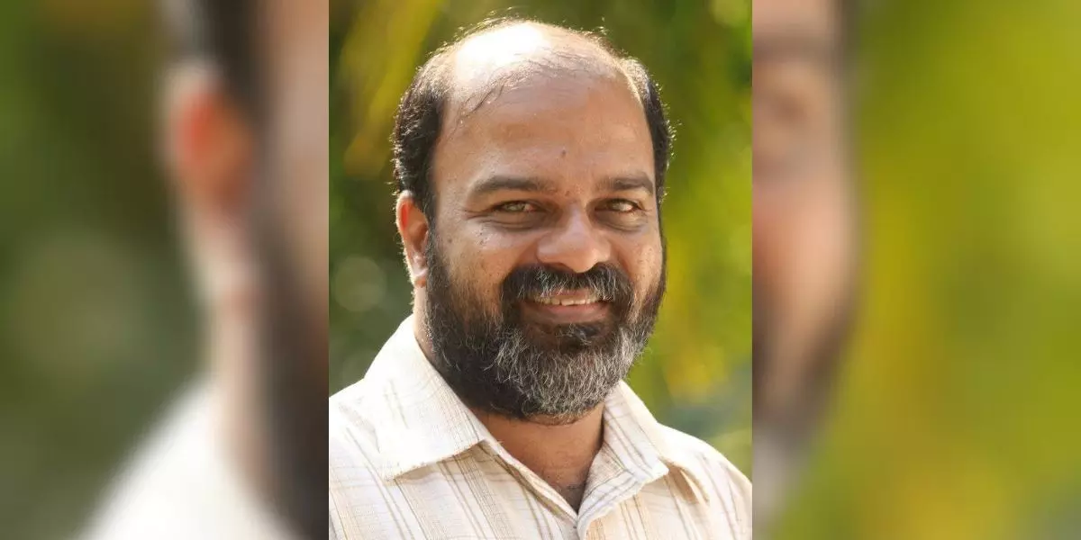 ആ‍ർഎംപി നേതാവ് ഹരിഹരനെ ഭീഷണിപ്പെടുത്തുകയും അസഭ്യം പറയുകയും ചെയ്ത സംഭവം; പ്രതികള്‍ സഞ്ചരിച്ചിരുന്ന കാര്‍ കസ്റ്റഡിയിലെടുത്തു