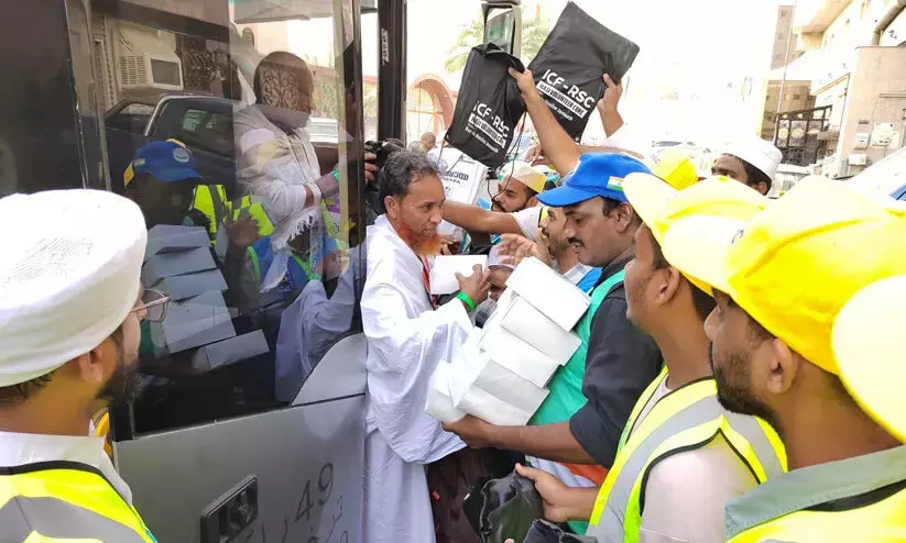 ഹജ്ജ് കമ്മിറ്റിക്ക് കീഴിലുള്ള ആദ്യ മലയാളി തീർത്ഥാടക സംഘം മക്കയിലെത്തി