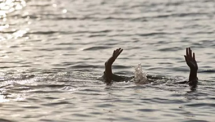 ചാലക്കുടിപ്പുഴയിൽ കുളിക്കാനിറങ്ങിയ രണ്ട് പേർ മുങ്ങിമരിച്ചു