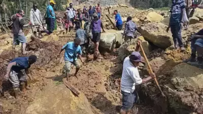 പാപുവ ന്യൂഗിനിയിലെ മണ്ണിടിച്ചിൽ; രണ്ടായിരത്തോളം പേർ ജീവനോടെ മണ്ണിനടിയിൽപ്പെട്ടതായി റിപ്പോർട്ടുകൾ