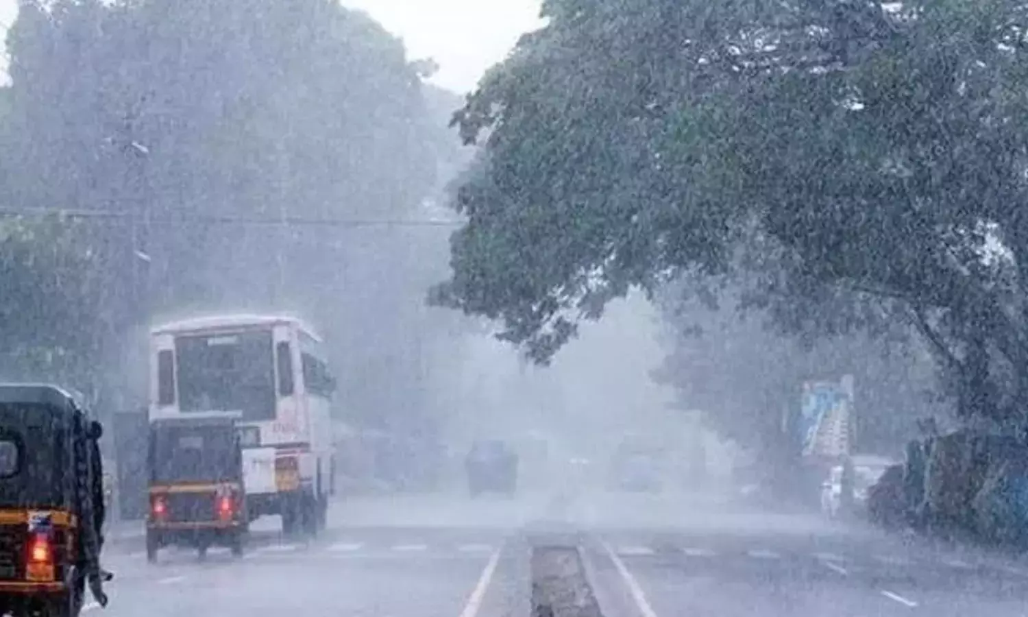 കേരളത്തിൽ ശക്തമായ മഴയ്ക്ക് സാധ്യത; 4 ജില്ലകളിൽ യെല്ലോ അലർട്ട്