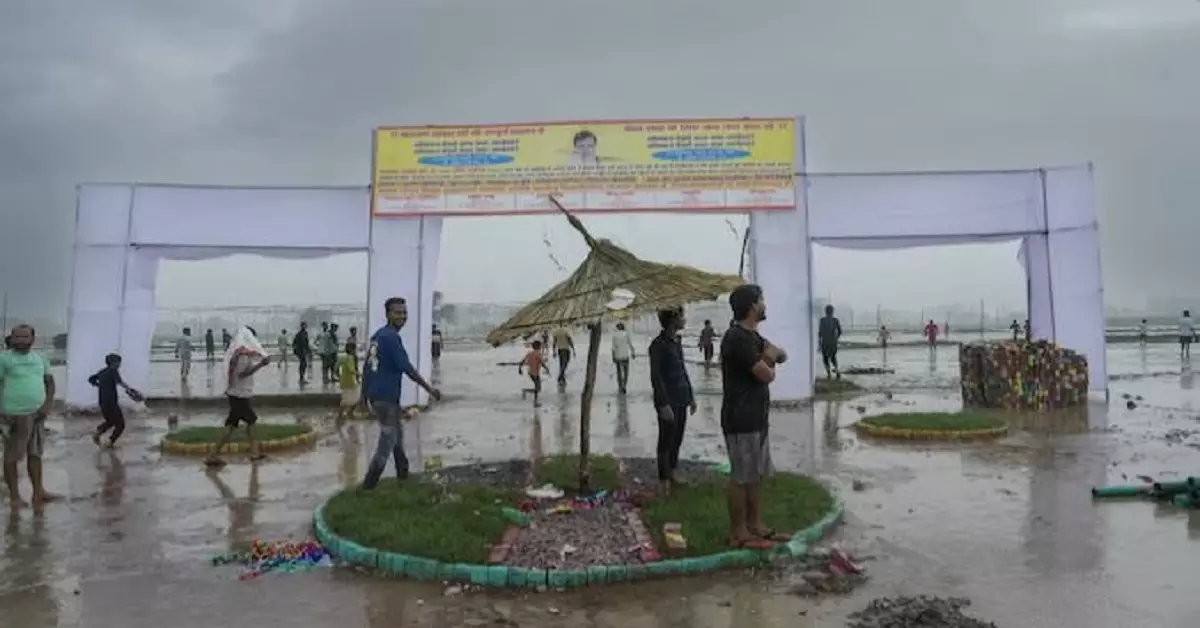 ഹത്രാസ് ദുരന്തം ; ആറ് പേർ അറസ്റ്റിൽ