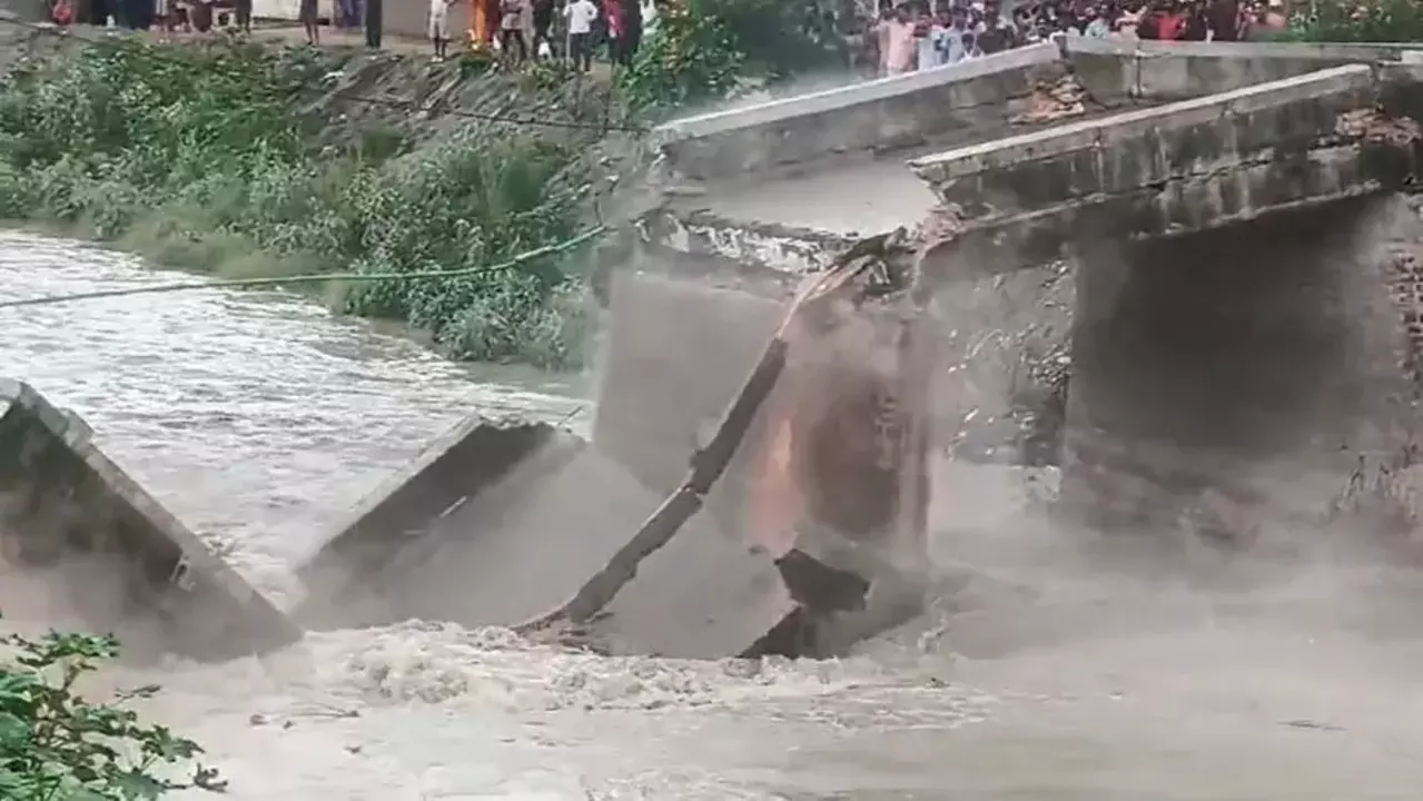 ബിഹാറിലെ പാലം തകര്‍ച്ചയുടെ കാരണം വ്യക്തമാക്കി കേന്ദ്രമന്ത്രി