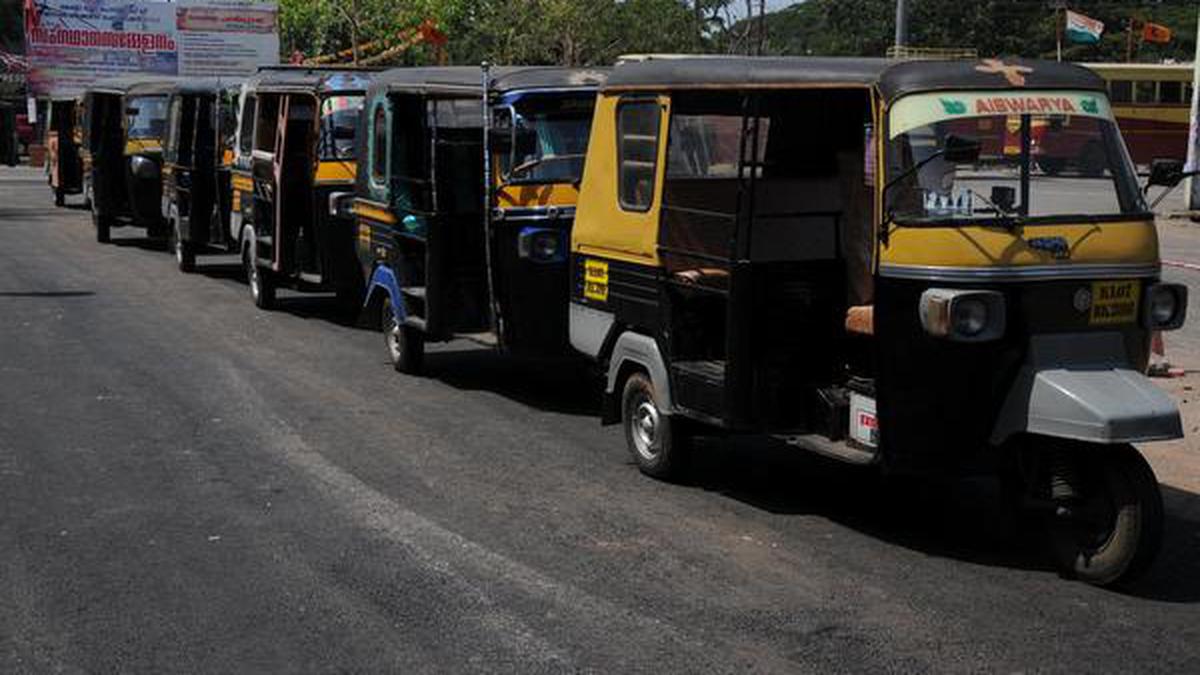 ഓട്ടോറിക്ഷകൾക്കുള്ള സംസ്ഥാന പെർമിറ്റ് ; നിബന്ധനകളോടെ പെർമിറ്റ് നൽകാം, നിലപാടിൽ അയവ് വരുത്തി സിഐടിയു