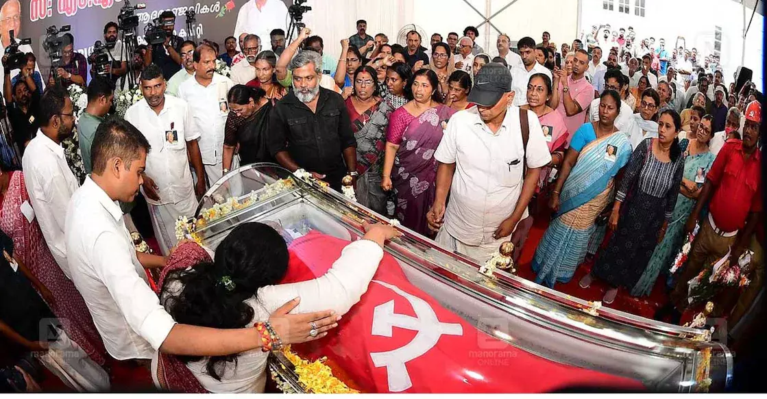 ‘നിലത്തിട്ട് ചവിട്ടി; ആക്രമിക്കാൻ പാർട്ടി പ്രവർത്തകരെ ഒരുക്കി നിർത്തി’: പരാതിയുമായി ആശ ലോറൻസ്