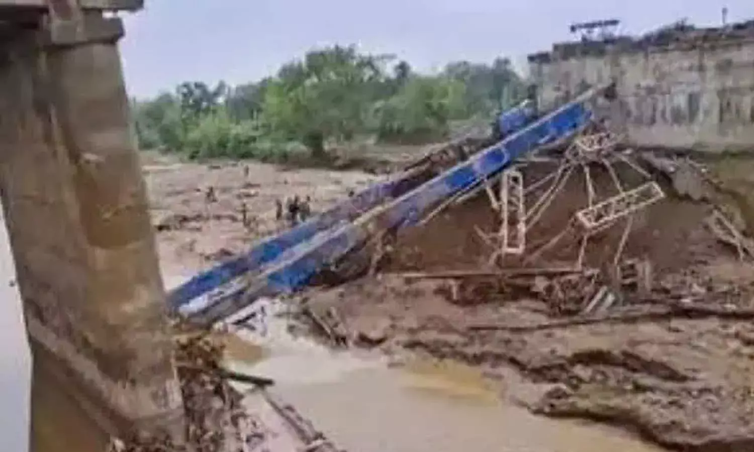 ബിഹാറിൽ വീണ്ടും പാലം തകർന്നു; നാല് ദിവസത്തിനിടെ മൂന്നാമത്തേത്