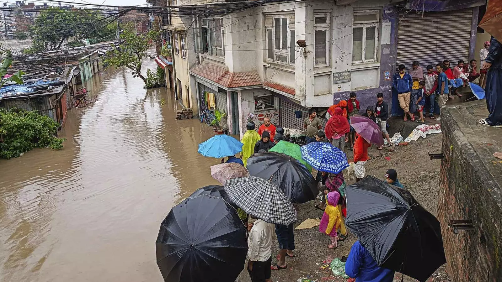 നേപ്പാളിൽ പ്രളയം; 170 പേർ മരിച്ചു: 42 പേരെ കാണാനില്ല