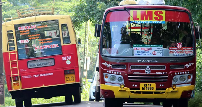 കെഎസ്ആർടിസിക്ക് തിരിച്ചടി ; സ്വകാര്യ ബസുകൾക്ക് 140 കിലോമീറ്ററിലധികം ദൂരം പെർമിറ്റ് നൽകരുതെന്ന വ്യവസ്ഥ റദ്ദാക്കി