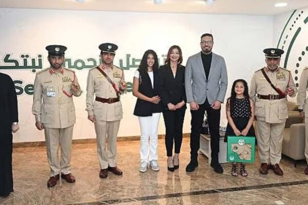 തിയറ്ററിൽ കളഞ്ഞുകിട്ടിയ നാല് ലക്ഷം രൂപ തിരികെ നൽകിയ എട്ടുവയസ്സുകാരിക്ക് ദുബായ് പൊലീസിന്റെ ആദരം